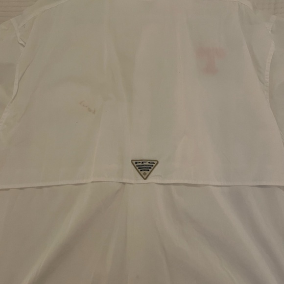 Tennessee Columbia Men’s PFG Short Sleeve Button Up - Picture 7 of 8